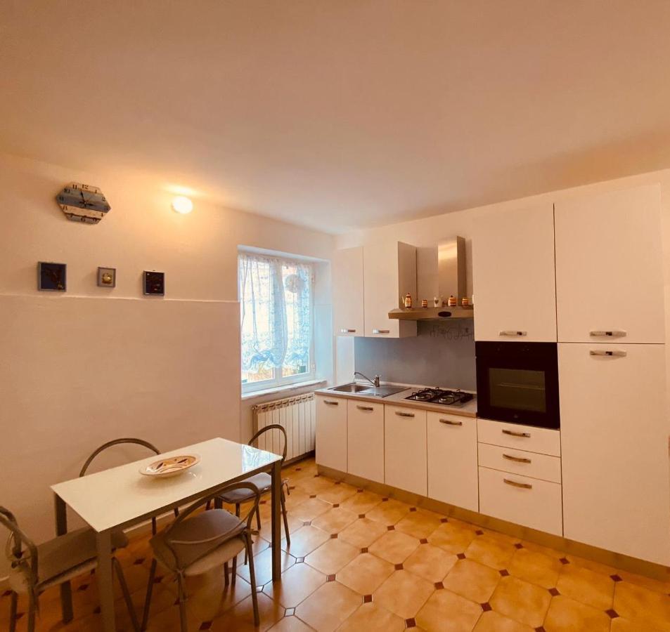 Casa Mariuccia A Due Passi Dal Mare Apartment Finale Ligure Exterior photo